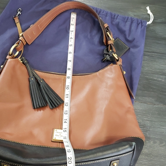 Dooney and Bourke purse - Picture 15 of 16